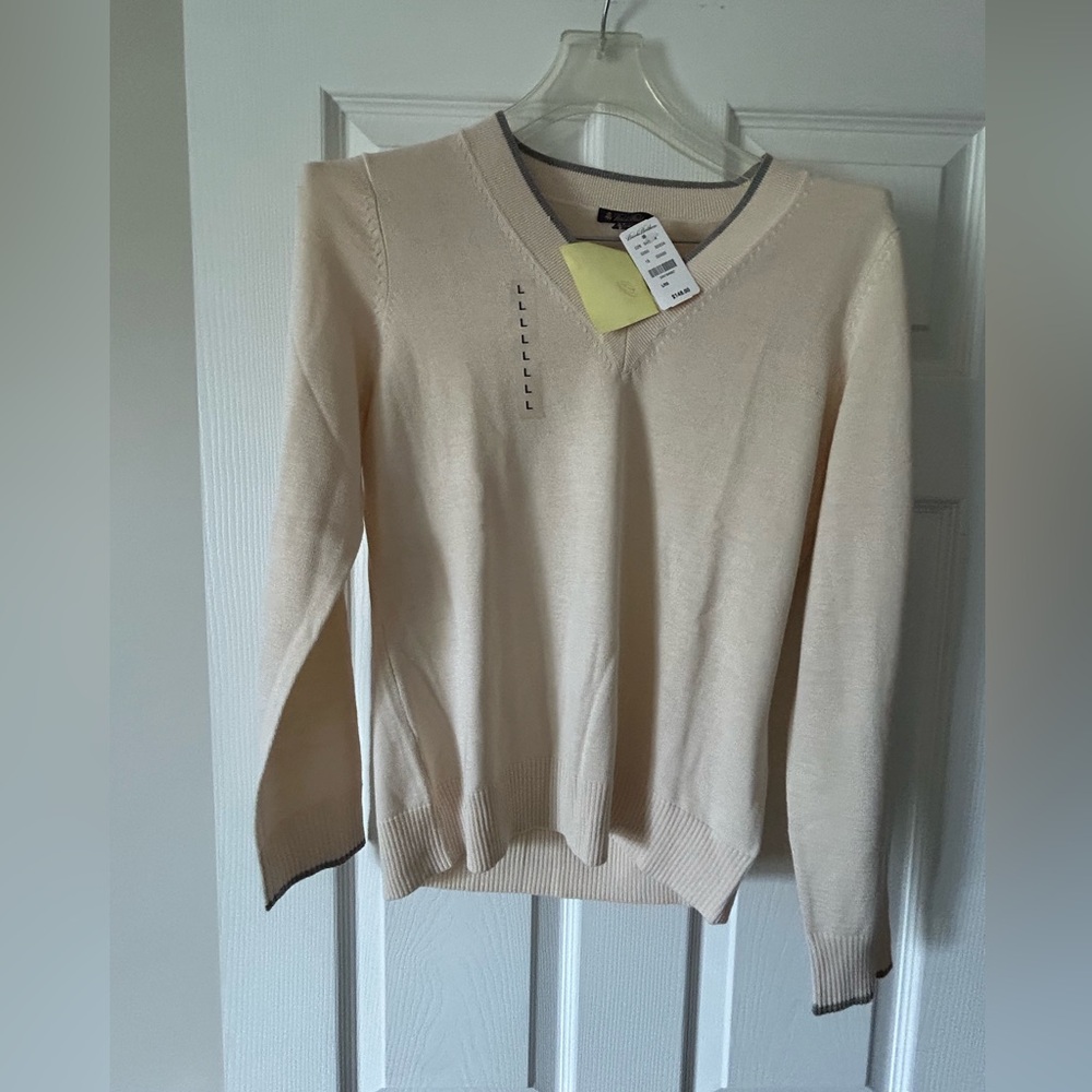 V-neck cream sweater w/gray neck and sleeve accents